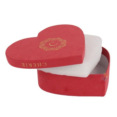 Caja de regalo grande en forma de corazón